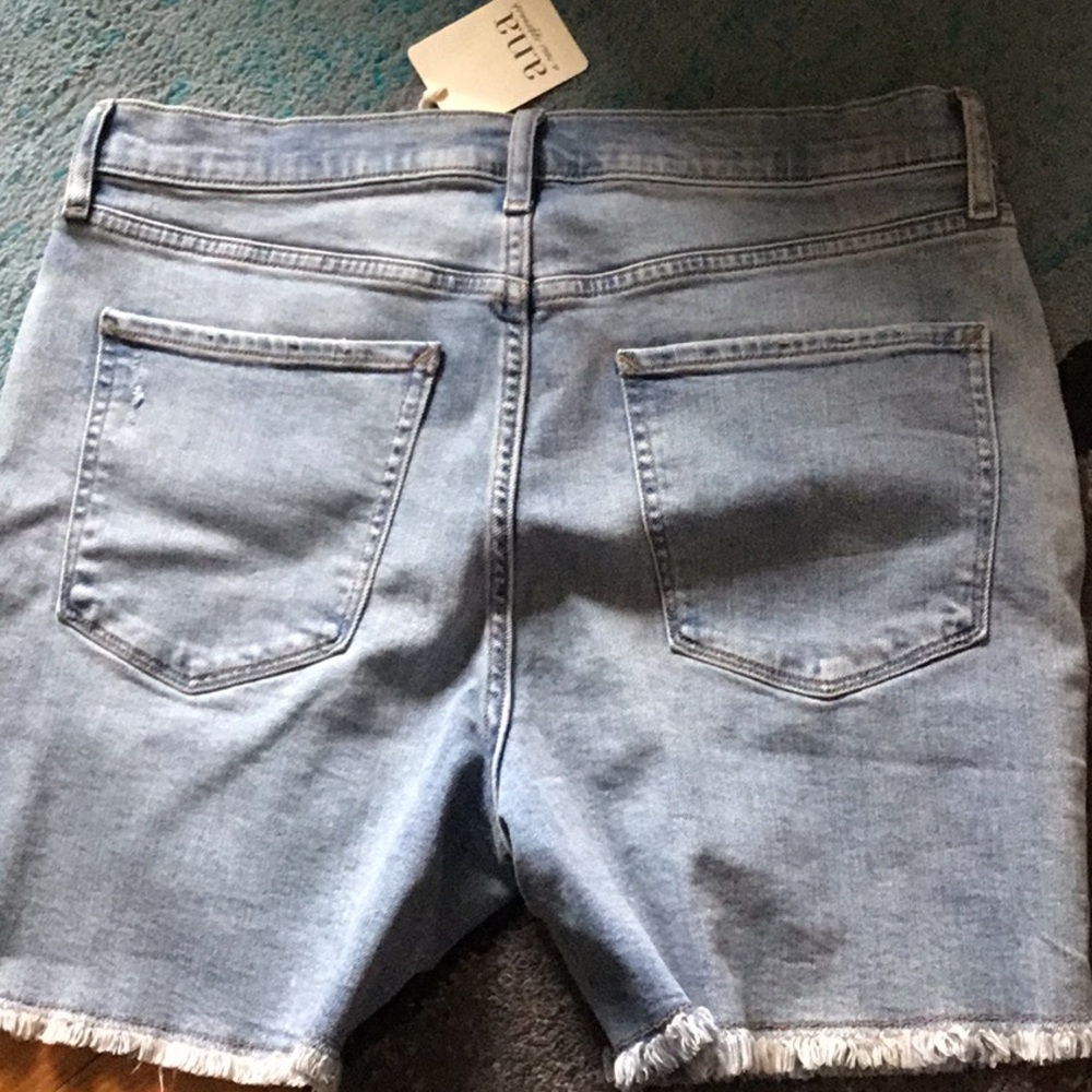 High Rise Midi Short - Picture 2 of 4